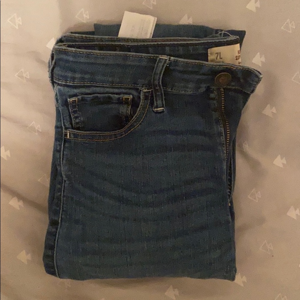 Hollister high rise jeans, no rips!